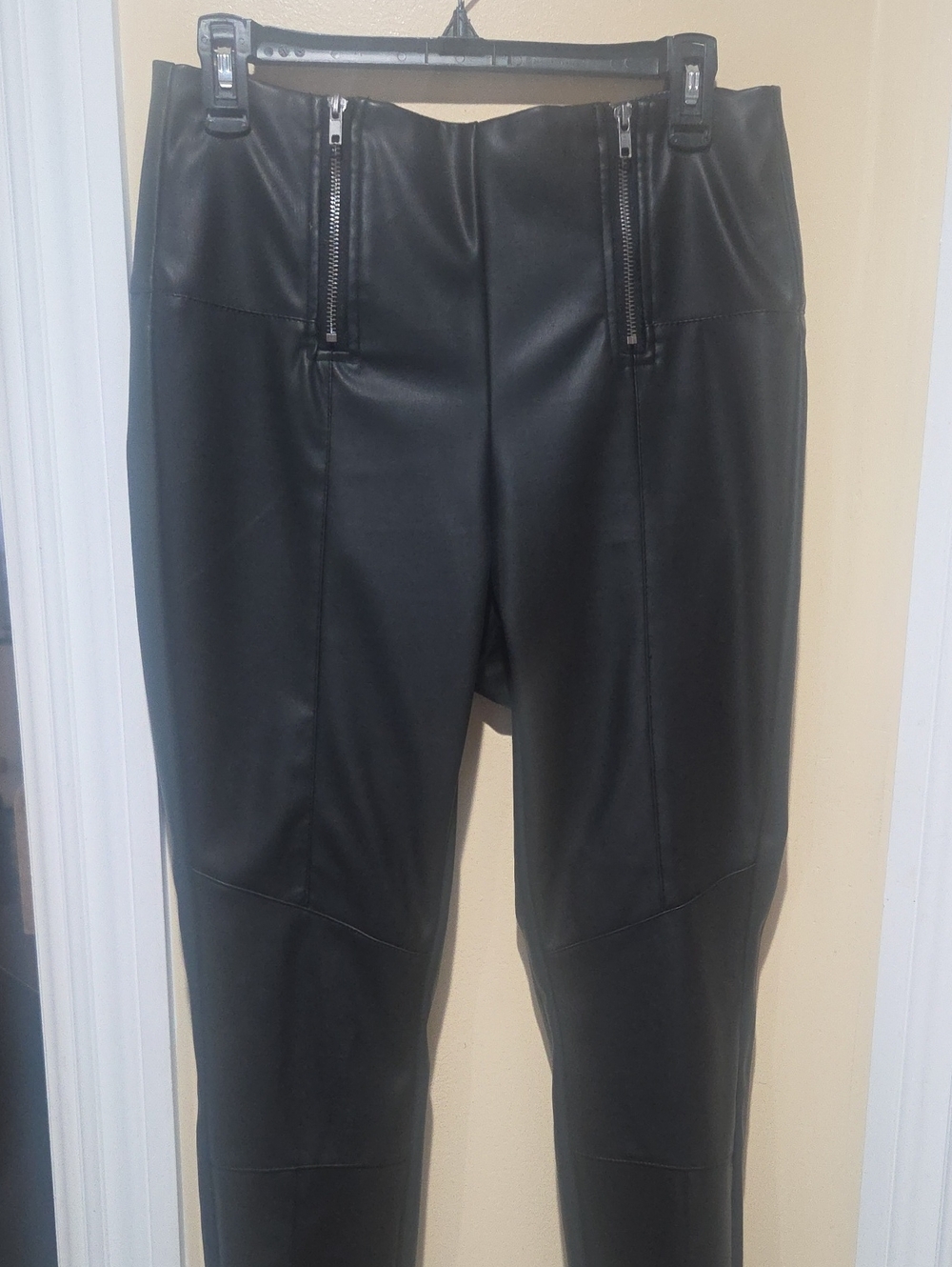 Black Faux Leather Woman Pants - Sleek Zip Front